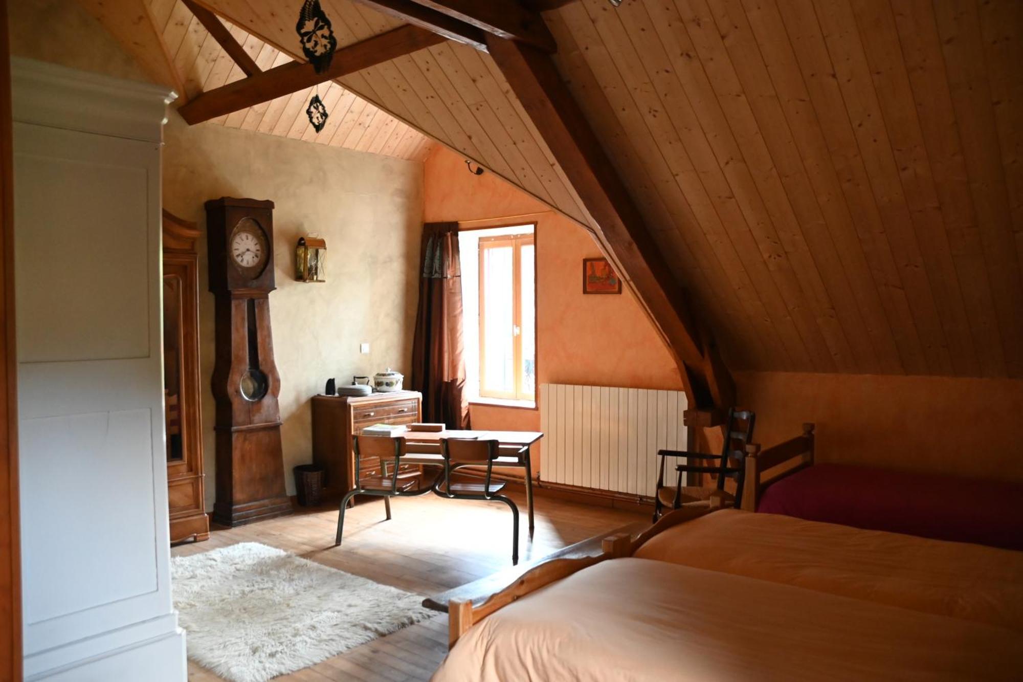 Le Deyran Bed & Breakfast Egliseneuve-d'Entraigues Exterior photo